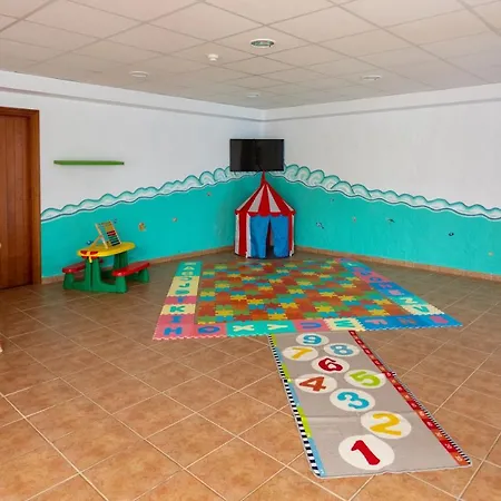 Hotel Oasis Atalaya *