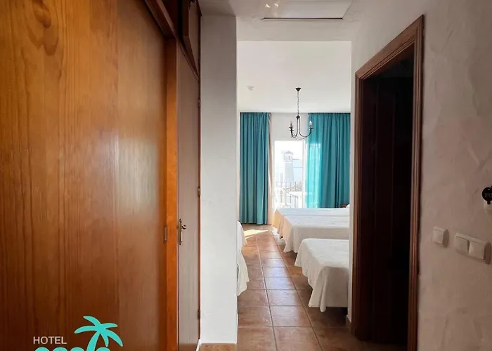 ホテル Oasis Atalaya
